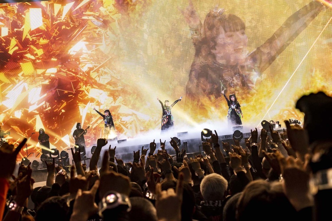 ＜BABYMETAL WORLD TOUR 2023 - 2024 LEGEND - MM＞横浜アリーナ（2024年3月3日／撮影：Takeshi Yao）