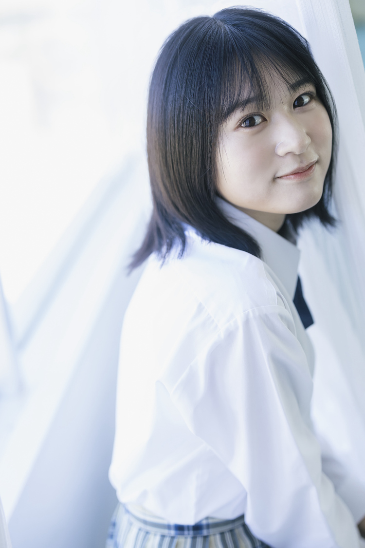 渡辺莉奈 直筆サイン、メッセージ入り ポスター 渡辺莉奈（日向坂46）限定特典ポストカード付き＋抽選で直筆