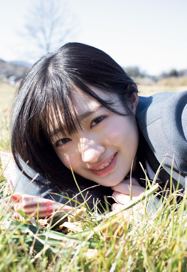 『B.L.T.graduation2024高校卒業』ローソンエンタテインメント購入特典ポストカード【小島凪紗（櫻坂46）】