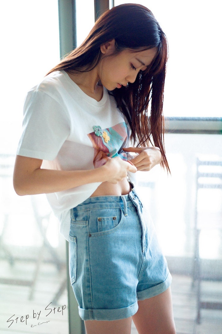 『来栖りん写真集 step by step』先行カット（撮影：細居幸次郎）