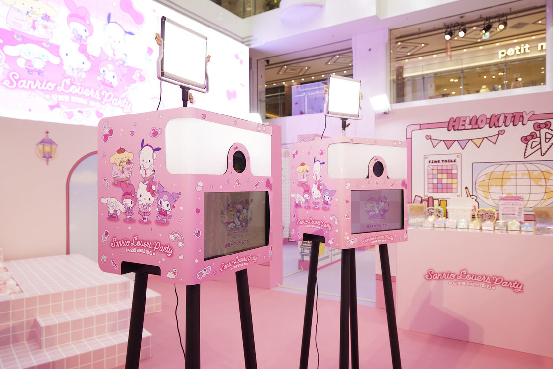 SharingBoxエリア撮影ブース（© 2024 SANRIO CO.,LTD. 著作(株)サンリオ）