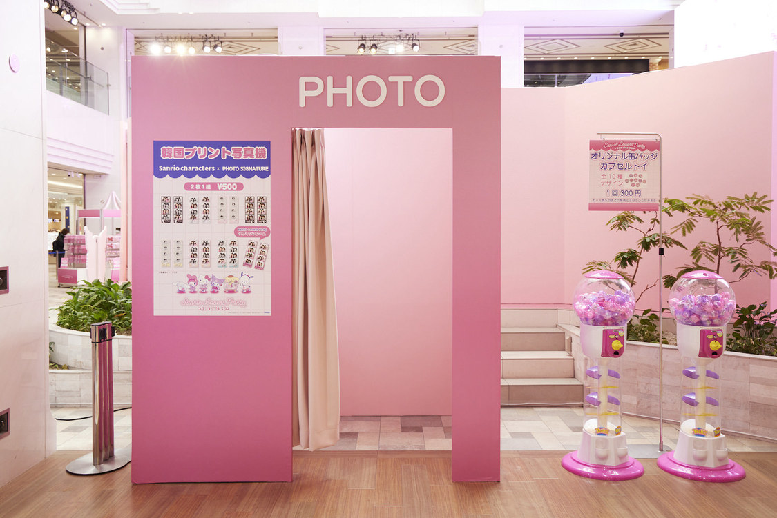 韓国で人気の4カットプリクラや、カプセルトイも（© 2024 SANRIO CO.,LTD. 著作(株)サンリオ）