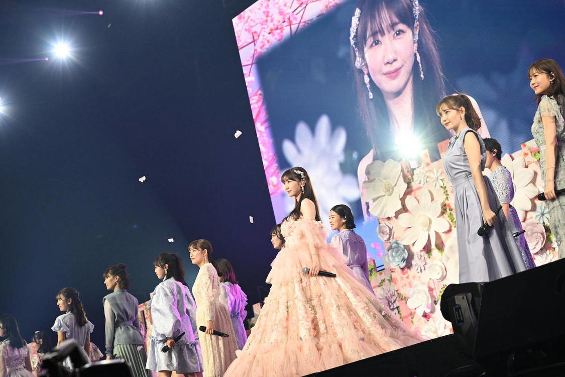 ＜AKB48春コンサート 2024 in ぴあアリーナMM 柏木由紀卒業コンサート〜17年間、歩いて来たこの道〜＞ぴあアリーナMM（2024年3月16日／©AKB48）