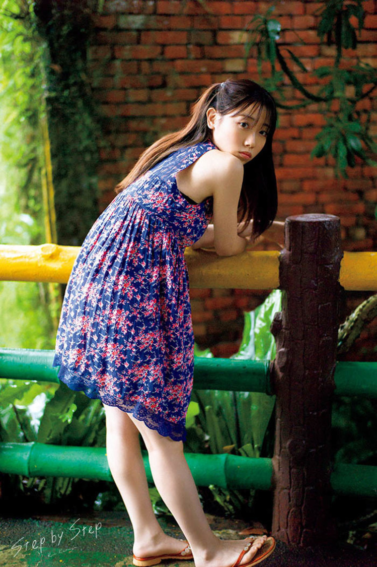 『来栖りん写真集 step by step』掲載カット（撮影：細居幸次郎）