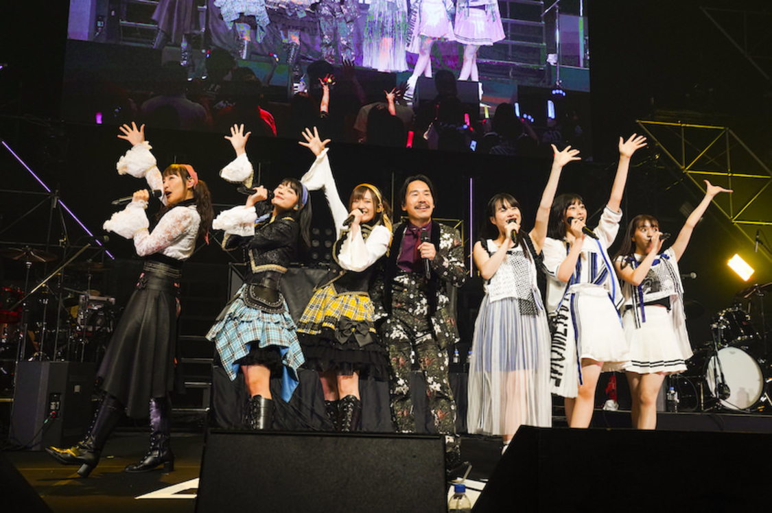 イヤホンズ×内藤るな・高井千帆・平瀬美里×清 竜人｜＜EVIL LINE RECORDS 5th Anniversary FES.“EVIL A LIVE” 2019＞（写真提供：キングレコード）