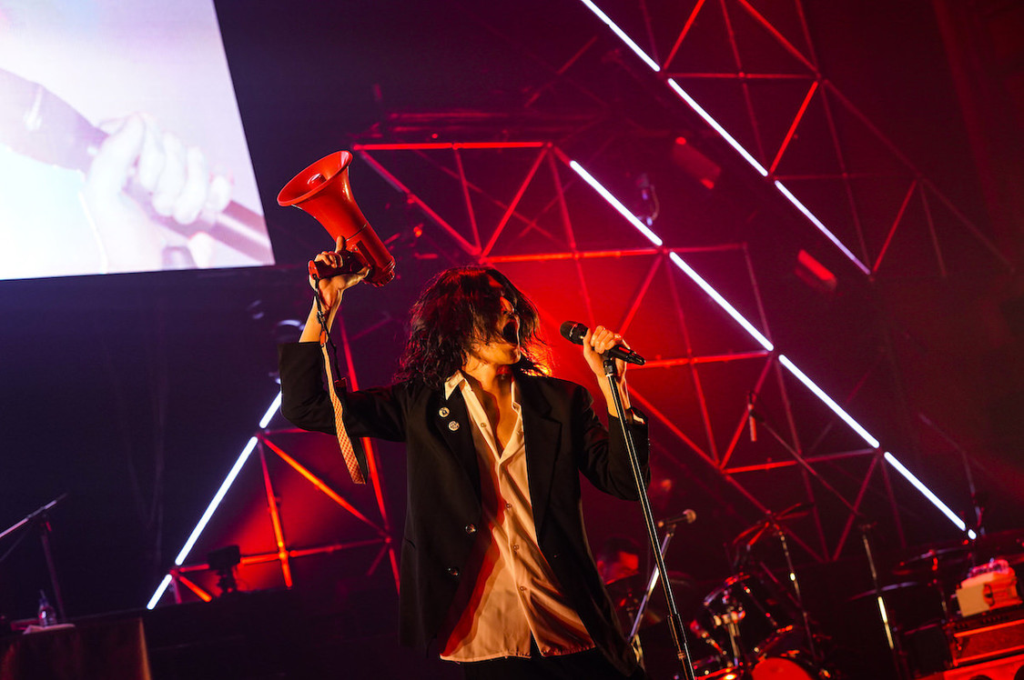 ドレスコーズ｜＜EVIL LINE RECORDS 5th Anniversary FES.“EVIL A LIVE” 2019＞（写真提供：キングレコード）