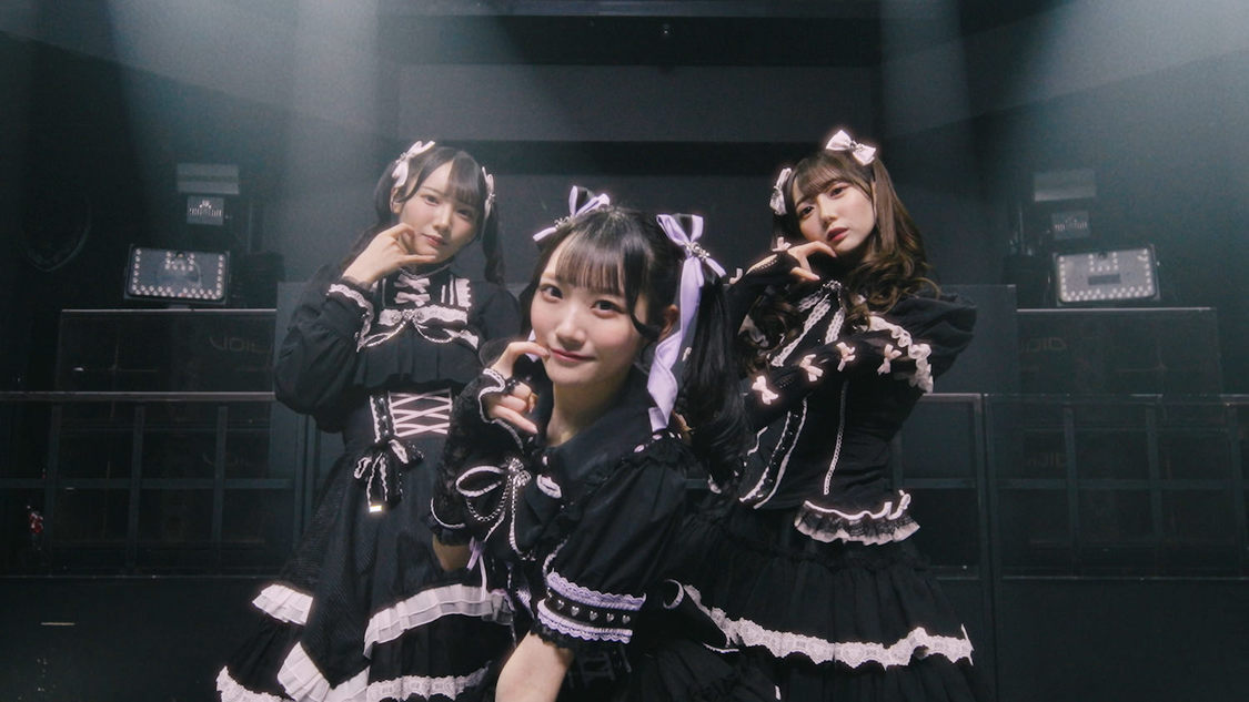 「デート前夜レクイエム」MV場面写真（©️YOANI／KING RECORDS）