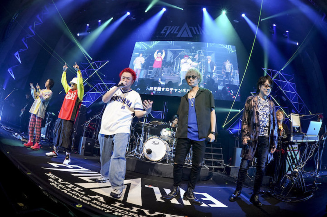 サイプレス上野とロベルト吉野×月蝕會議×The Dirty Dawg（from「ヒプノシスマイク -Division Rap Battle-」）｜＜EVIL LINE RECORDS 5th Anniversary FES.“EVIL A LIVE” 2019＞（写真提供：キングレコード）