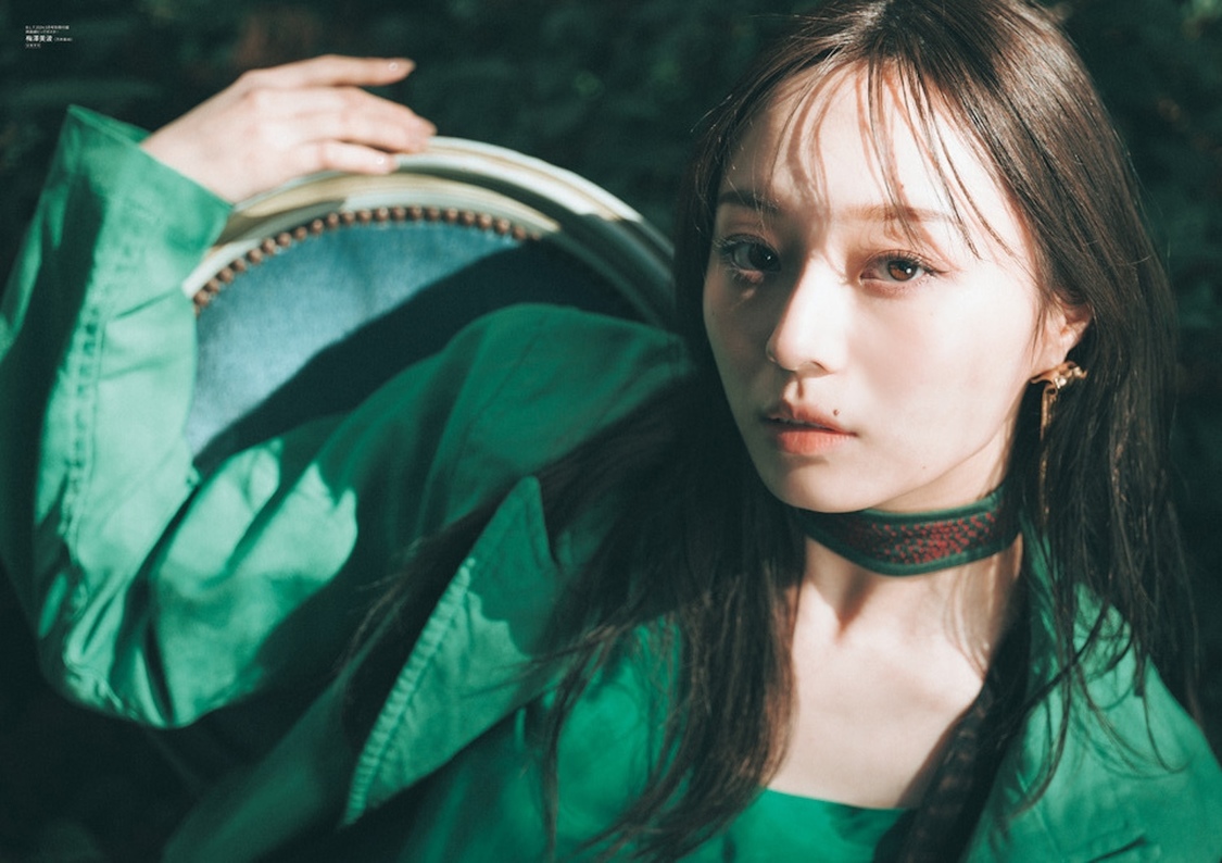 『B.L.T.2024年5月号』別冊付録：梅澤美波(乃木坂46） 両面超ビッグポスター（表）