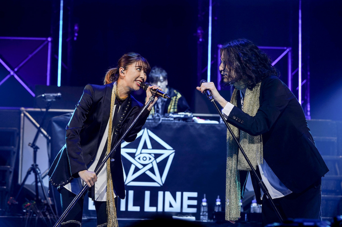 玉井詩織（ももいろクローバーZ）×ドレスコーズ×TeddyLoid｜＜EVIL LINE RECORDS 5th Anniversary FES.“EVIL A LIVE” 2019＞（写真提供：キングレコード）