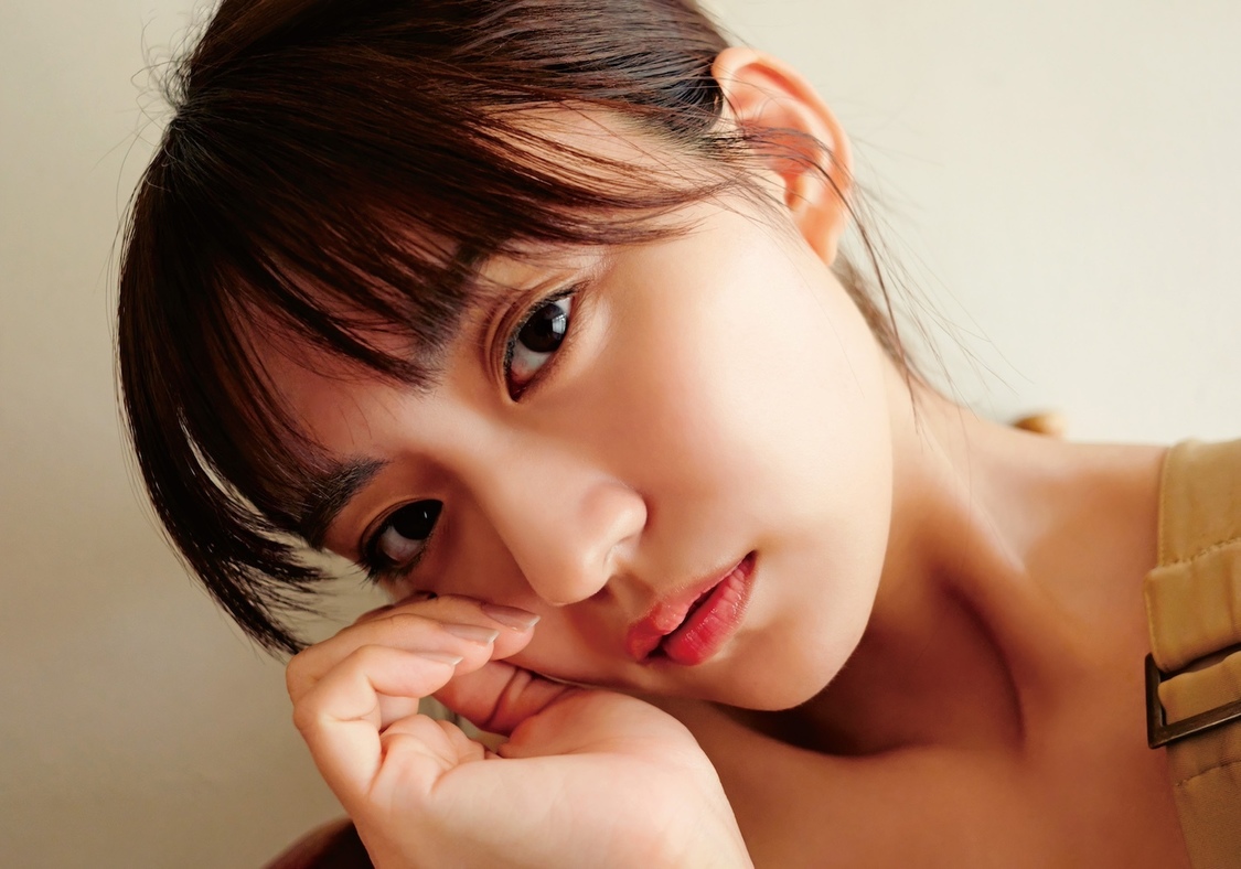 豊田ルナ『旬撮GIRL Vol.18』（撮影：笠井爾示　ヘアメイク：mame　スタイリング：和田千星）