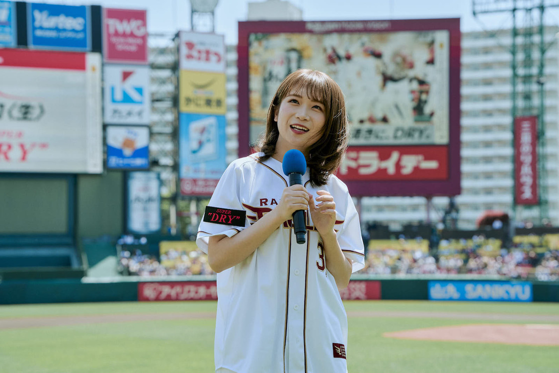 秋元真夏 東北楽天ゴールデンイーグルス対千葉ロッテ戦＜アサヒスーパードライデー＞始球式（2024年5月3日）