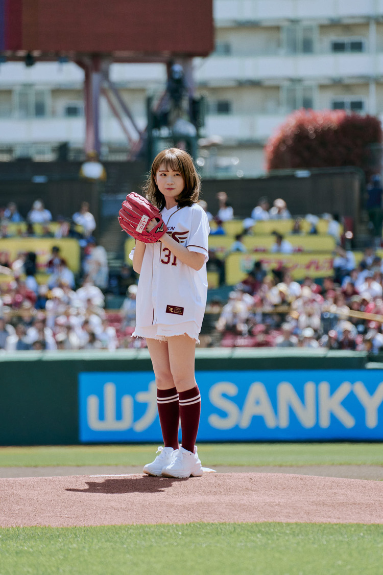 秋元真夏 東北楽天ゴールデンイーグルス対千葉ロッテ戦＜アサヒスーパードライデー＞始球式（2024年5月3日）