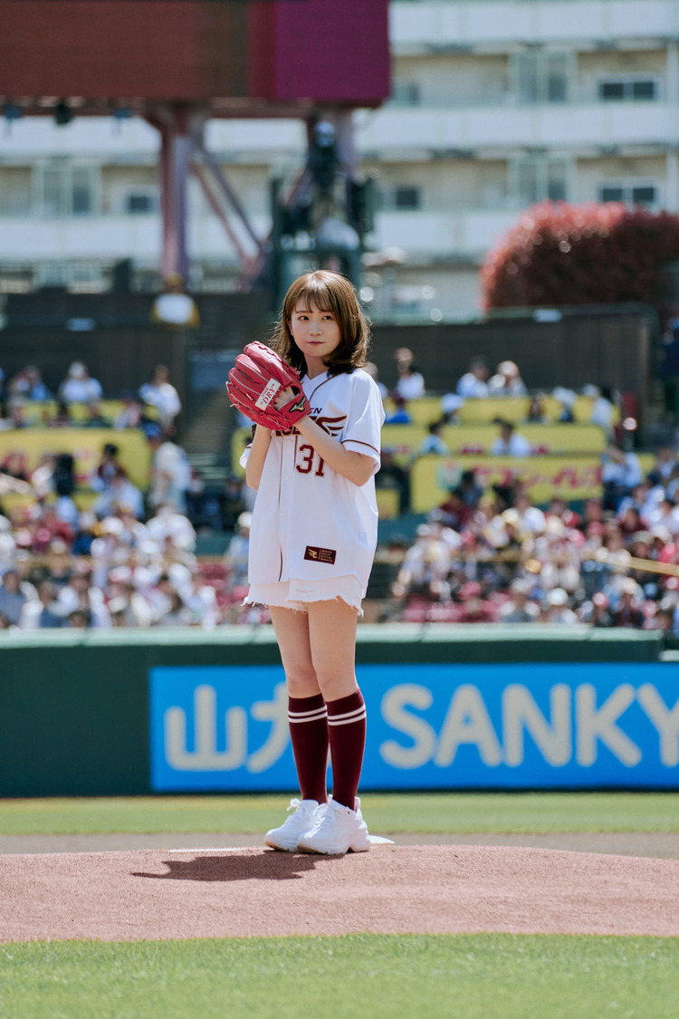 秋元真夏 東北楽天ゴールデンイーグルス対千葉ロッテ戦＜アサヒスーパードライデー＞始球式（2024年5月3日）