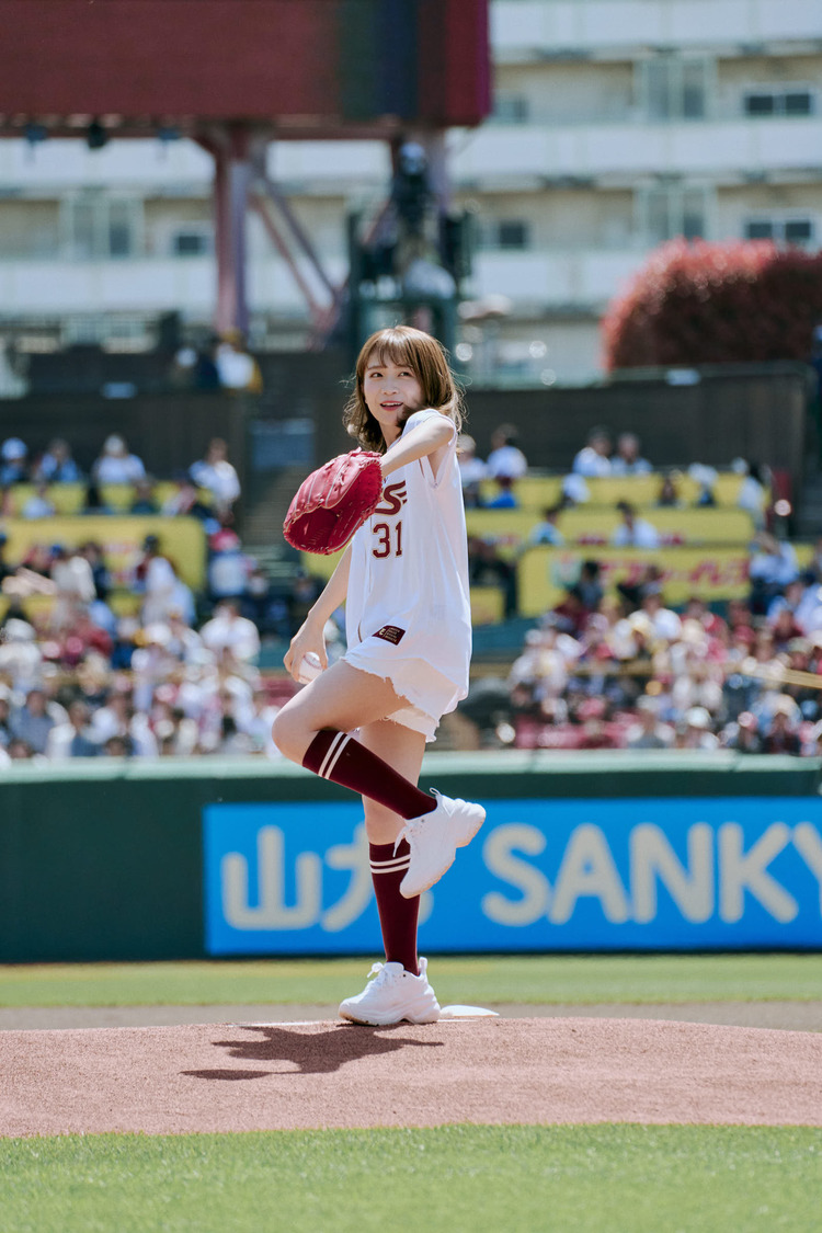 秋元真夏 東北楽天ゴールデンイーグルス対千葉ロッテ戦＜アサヒスーパードライデー＞始球式（2024年5月3日）