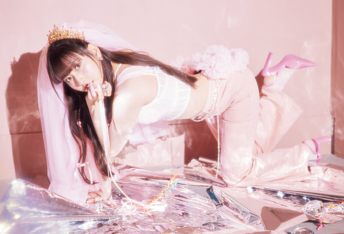 Juice=Juice 植村あかり写真集『Strelitzia』