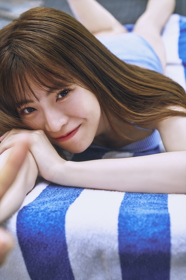 『真楪伶 1st写真集 奇跡と出会った瞬間』先行カット（(C)KADOKAWA (C)ILLUMINUS/CANVAS PHOTO/ You Ishii）