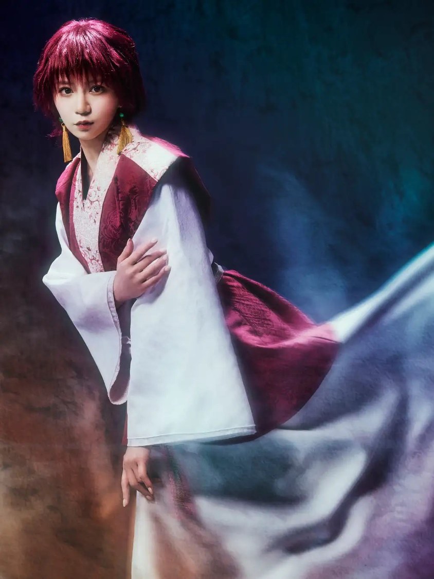 ヨナ（星名美怜／©草凪みずほ・白泉社／ミュージカル『暁のヨナ』製作委員会）