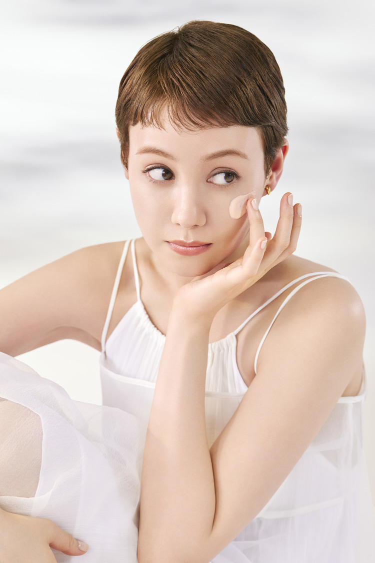 トリンドル玲奈『ダルバ（d’Alba）』