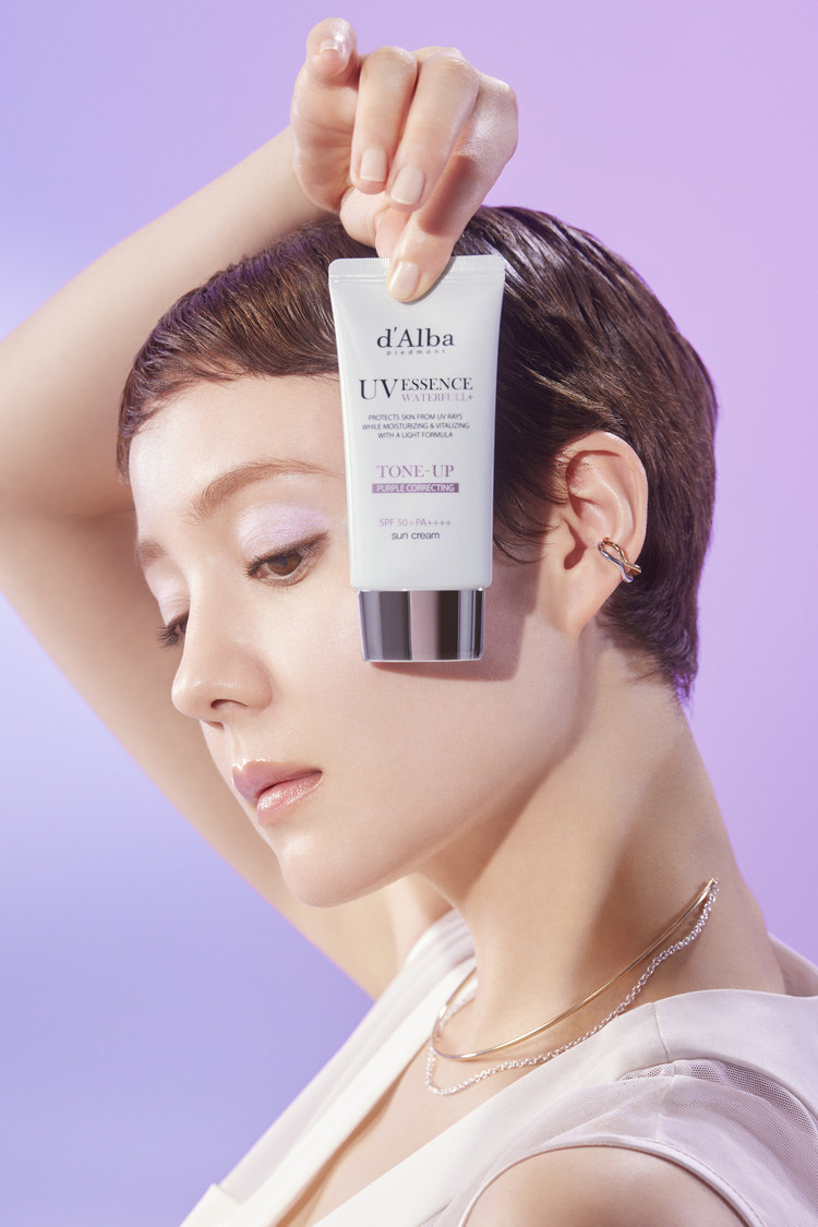 トリンドル玲奈『ダルバ（d’Alba）』