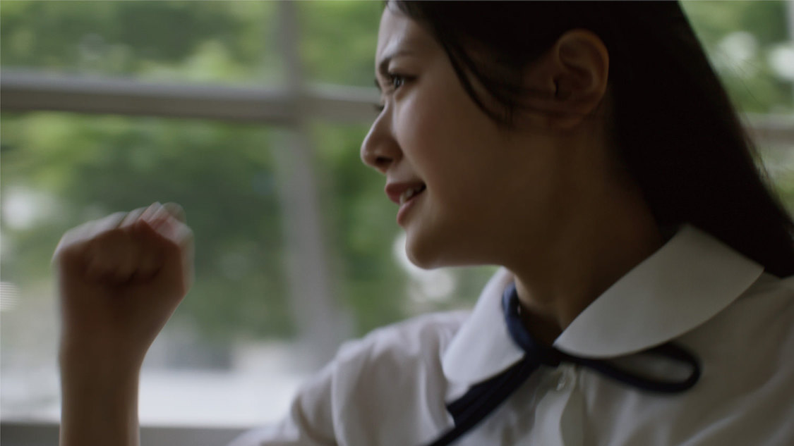 「愛の重さ」MV場面写真（©︎STU／KING RECORDS）