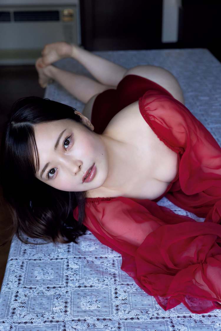 新谷姫加『ヤングアニマルWeb』（撮影：西條彰仁）