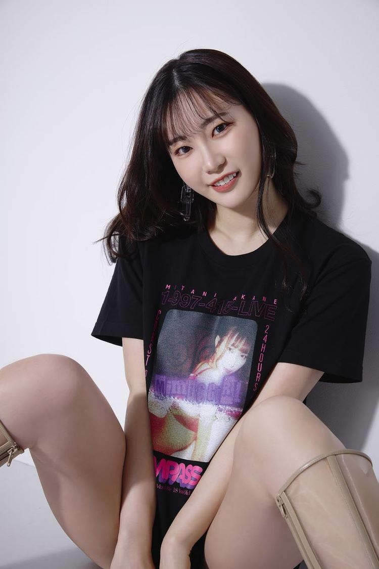 【MITANI AKANE】MIMIC GIRL TEE