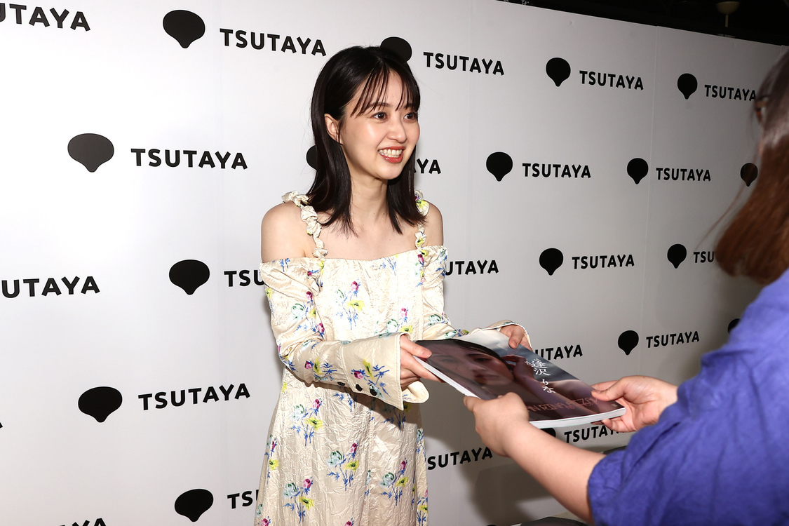 逢沢りな＜写真集『月刊 逢沢りな』発売記念イベント＞SHIBUYA TSUTAYTA（2024年6月16日）