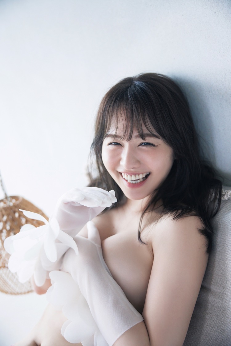 『ゆうこす写真集 チャーミング』（(C)桑島 智輝/講談社）