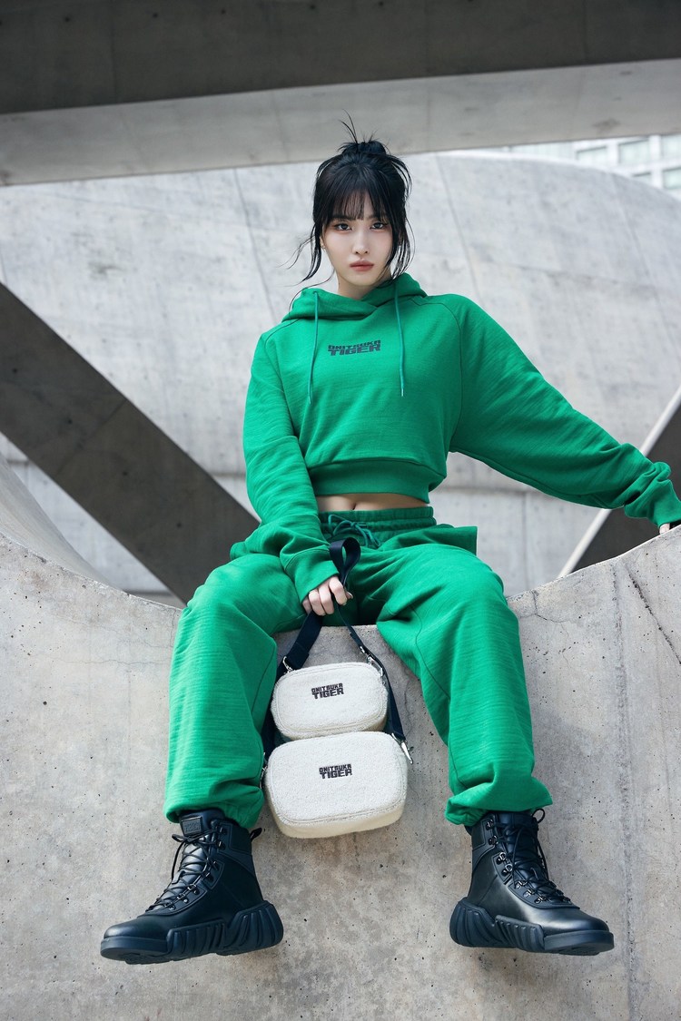 MOMO『Onitsuka Tiger』AW24 イエローコレクション