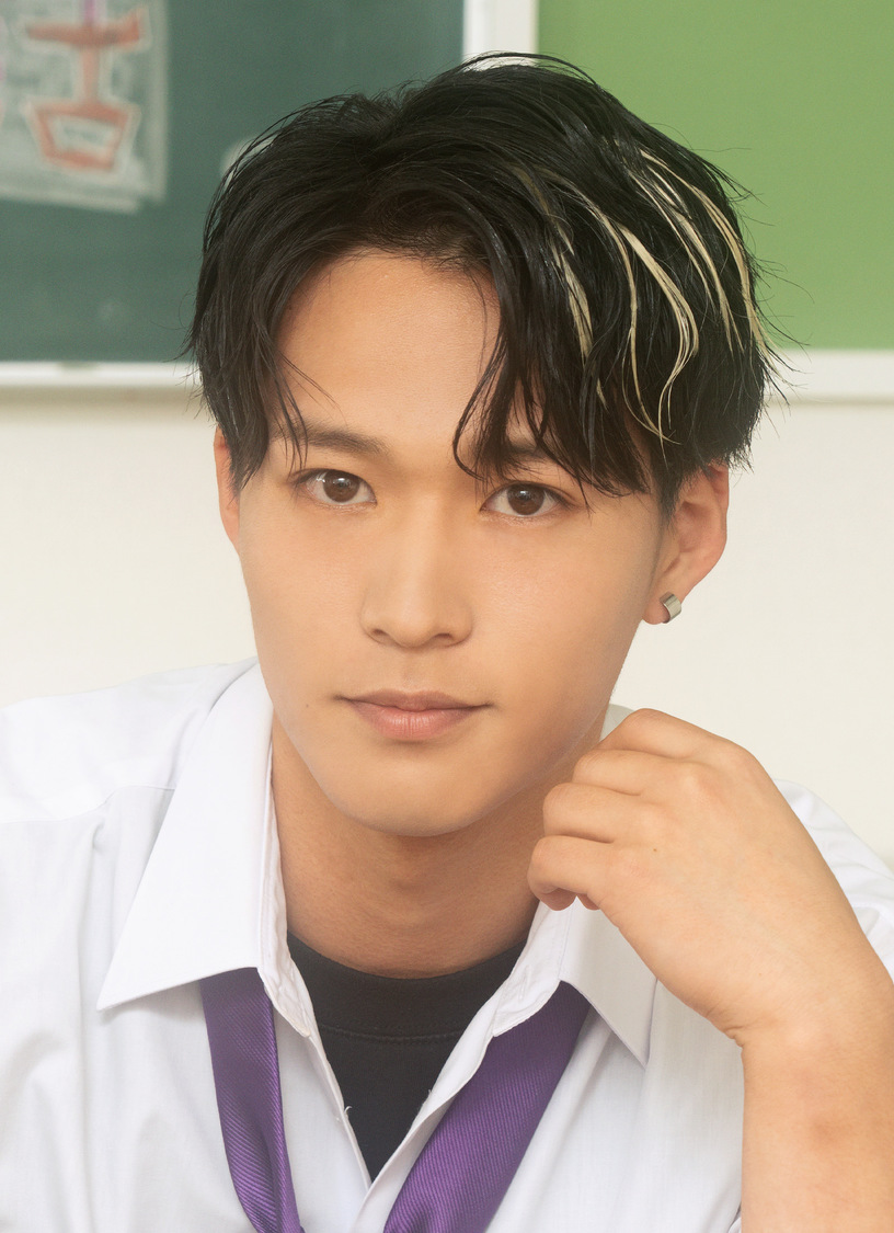 大須賀蹴也：須賀涼斗（©長岡マキ子・magako/KADOKAWA/キミゼロ製作委員会）