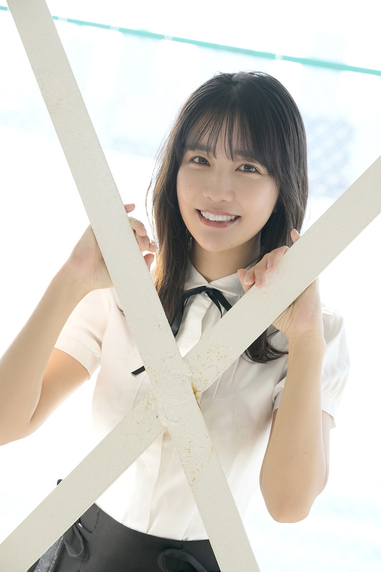 天羽希純（#2i2）『ヤングチャンピオン』アザーカット（撮影：LUCKMAN／スタイリスト：沼田美咲（ミタケイショウ）／ヘアメイク：加藤伶奈（JULLY））