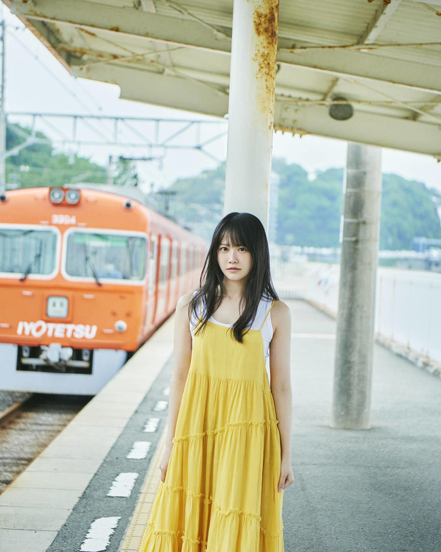 STU48 中村舞 1st写真集『タイトル未定』先行カット第1弾（(C)熊木優／宝島社）