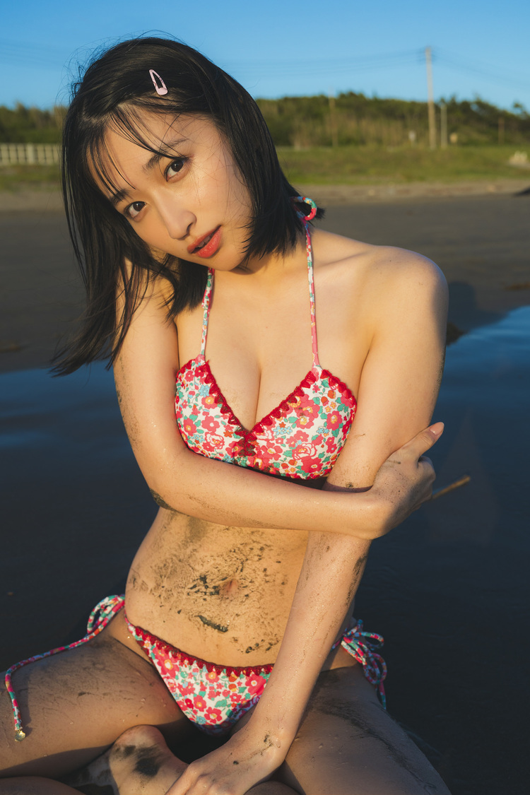 『BLT MONSTER Round 2』（東京ニュース通信社刊／撮影：カノウリョウマ）