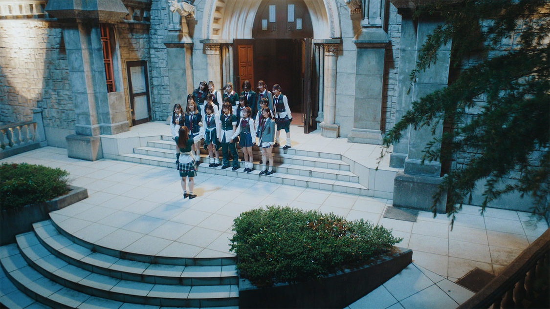 「恋　詰んじゃった」MV（©AKB48）