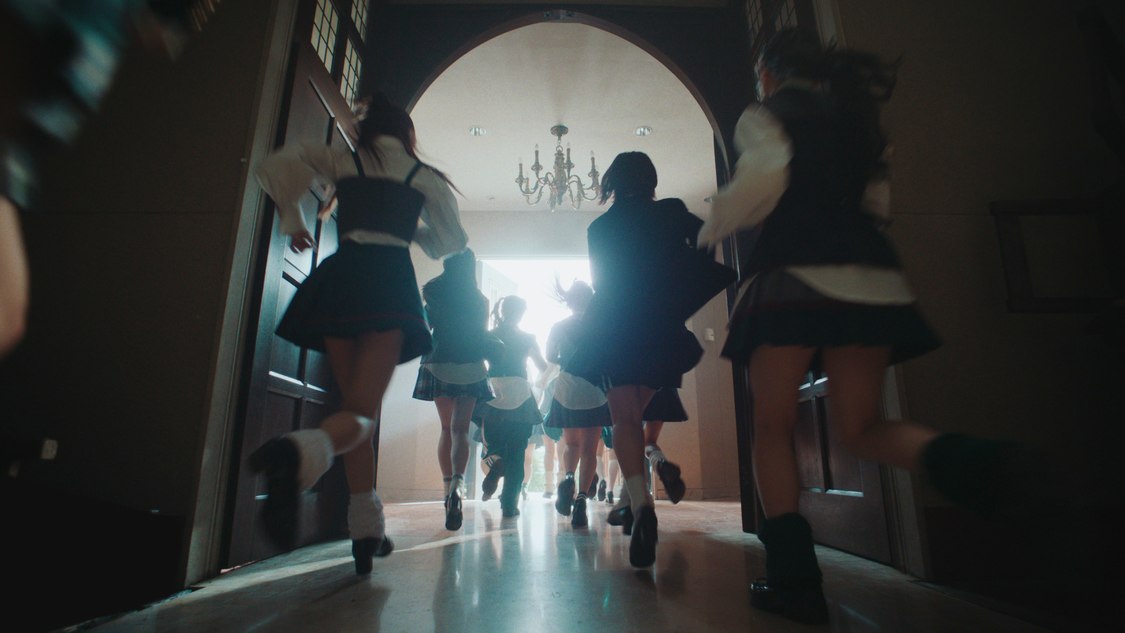 「恋　詰んじゃった」MV（©AKB48）