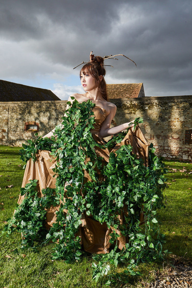 かとゆりの1st写真集『Lucky DUCK』（©LESLIE KEE／小学館）