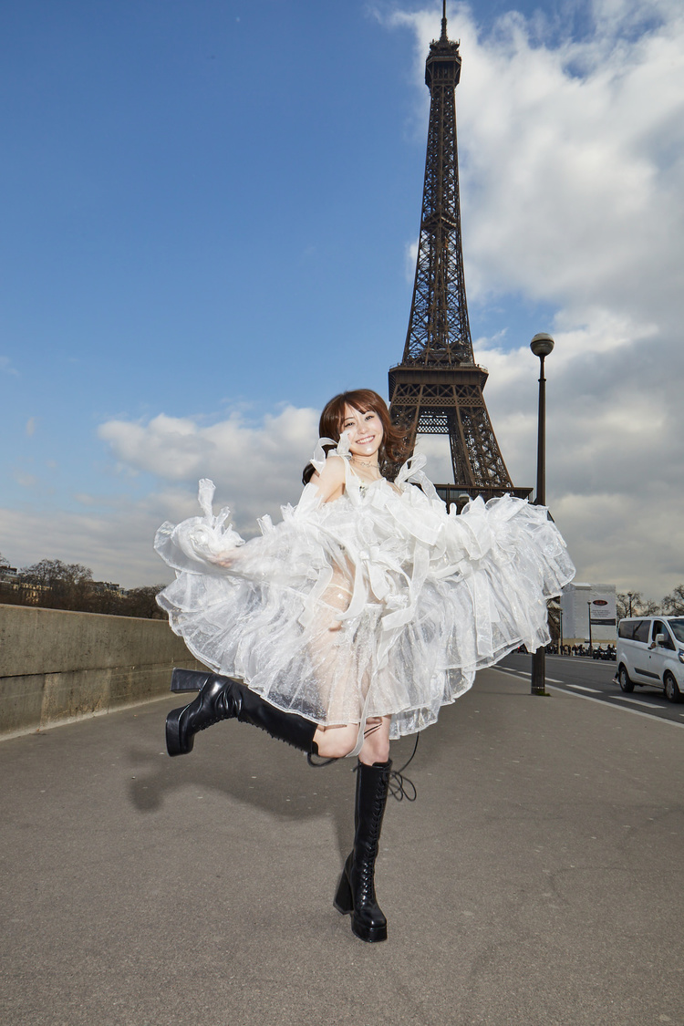 かとゆりの1st写真集『Lucky DUCK』（©LESLIE KEE／小学館）