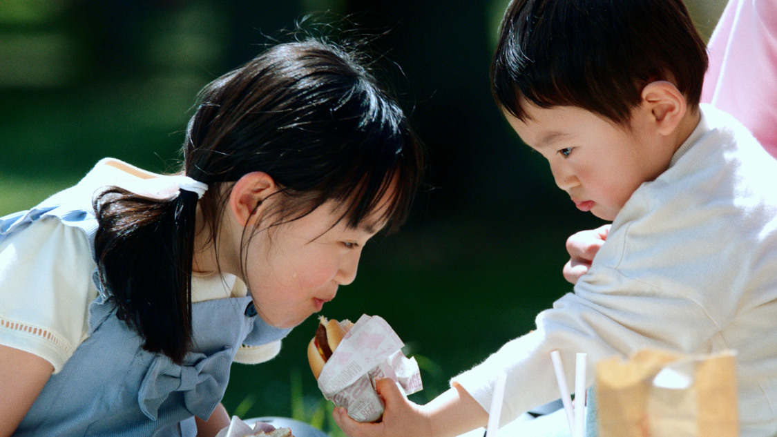 新TV-CMビッグマック「あしたも、笑おう。」篇（60秒）