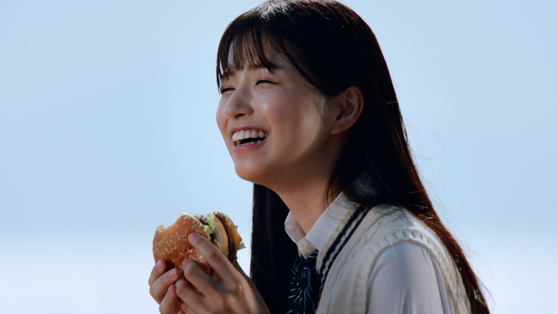 新TV-CMビッグマック「あしたも、笑おう。」篇（60秒）
