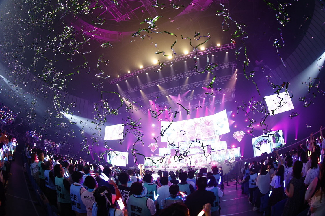 ＜≠ME 全国ツアー2024「やっ と、同じクラス」＞横浜アリーナ（2024年7月15日／©YOANI/KING RECORDS）