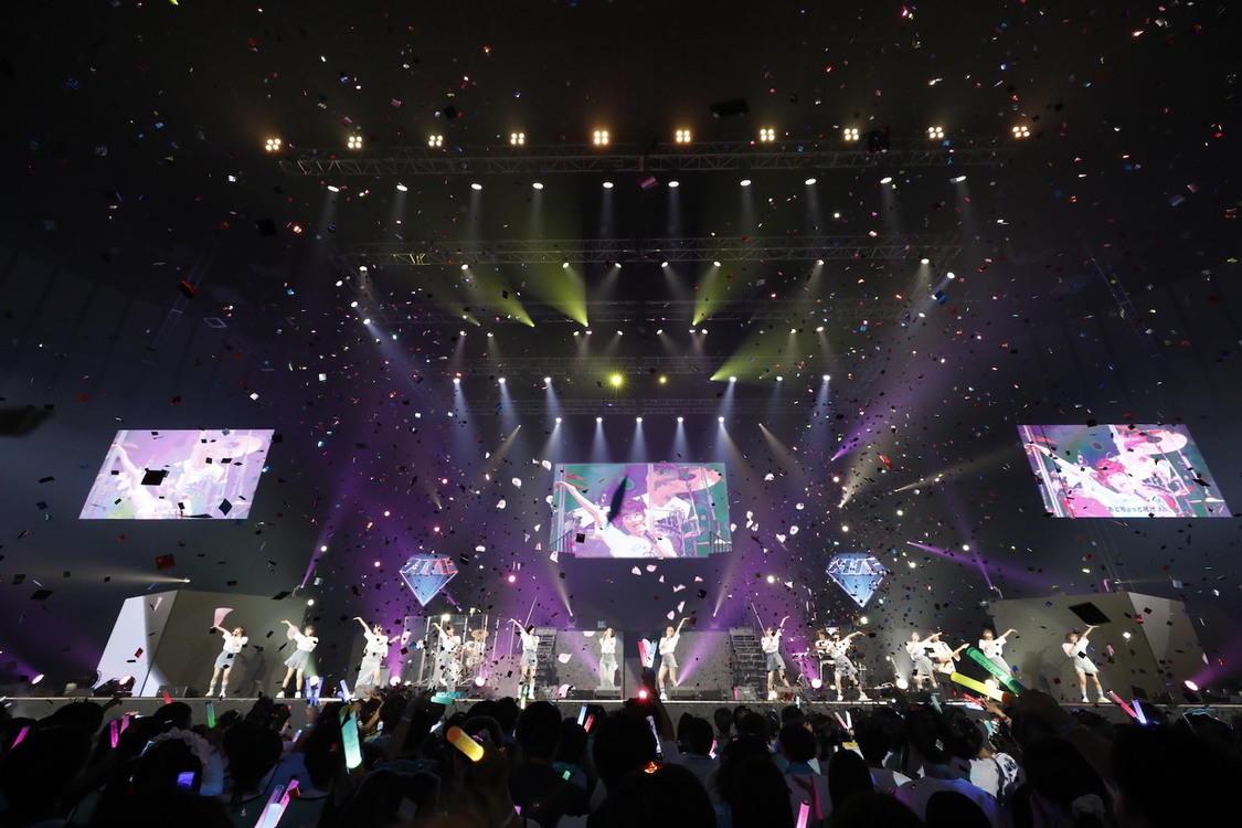 ＜≠ME 全国ツアー2024「やっ と、同じクラス」＞横浜アリーナ（2024年7月15日／©YOANI/KING RECORDS）