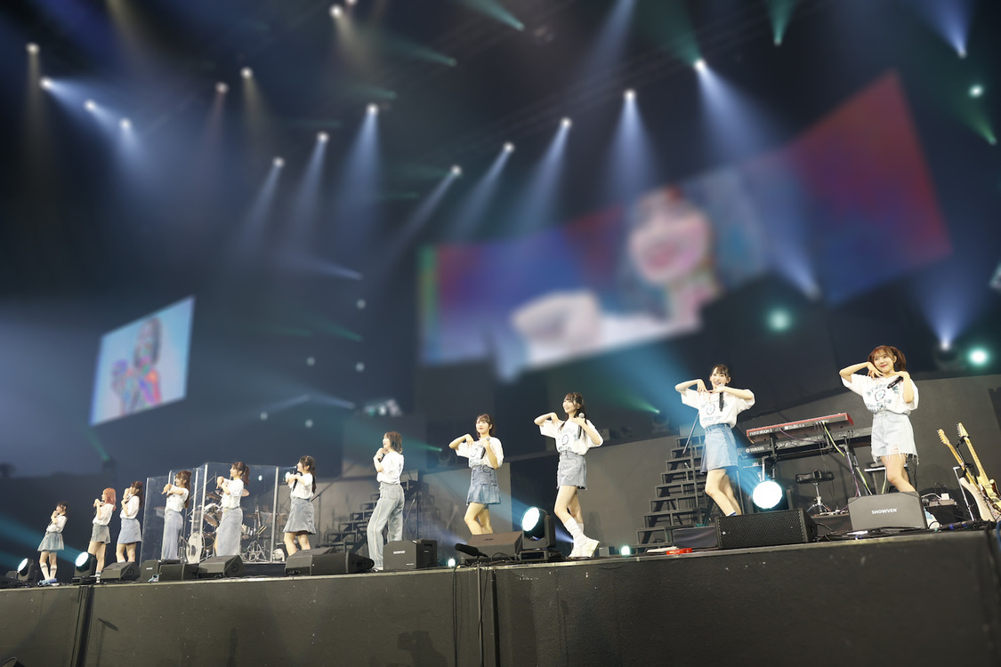 ＜≠ME 全国ツアー2024「やっ と、同じクラス」＞横浜アリーナ（2024年7月15日／©YOANI/KING RECORDS）