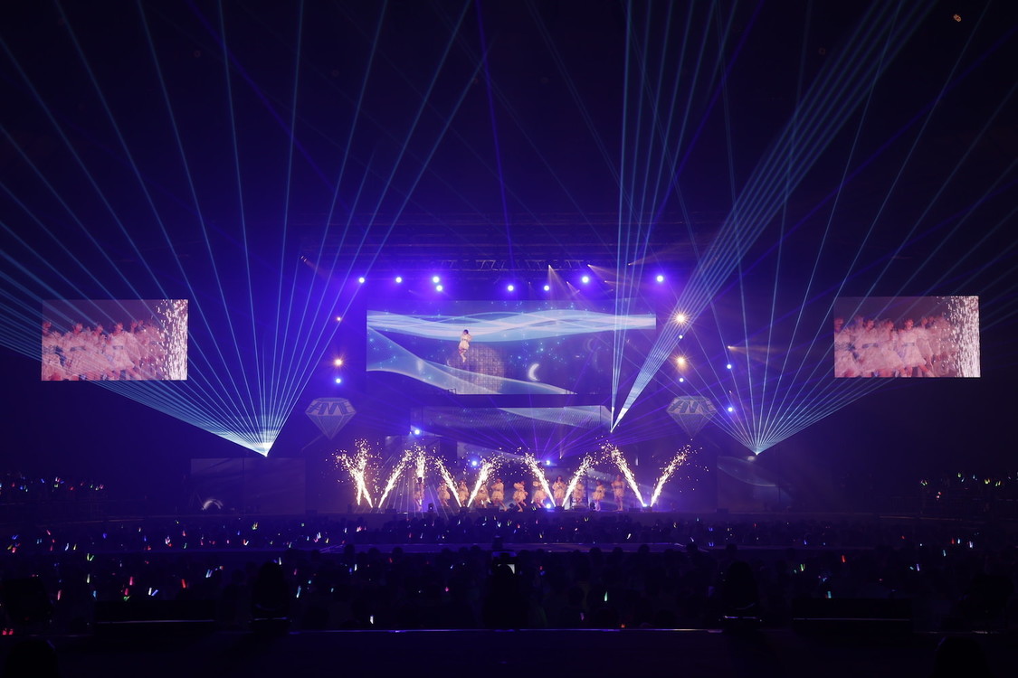 ＜≠ME 全国ツアー2024「やっ と、同じクラス」＞横浜アリーナ（2024年7月15日／©YOANI/KING RECORDS）