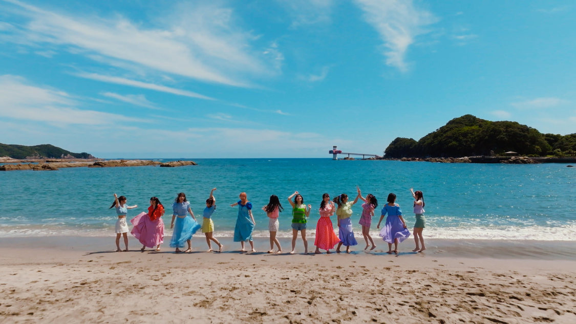 ≠ME「夏が来たから」MV場面写真（©YOANI/KING RECORDS）