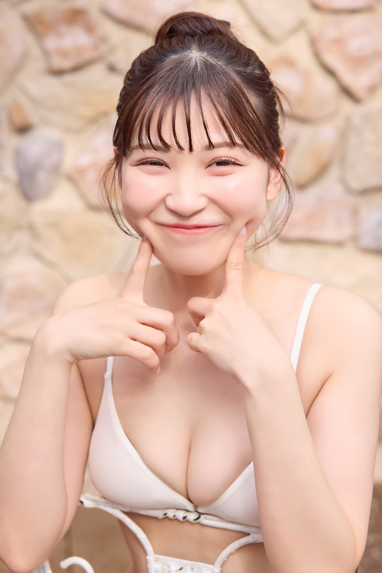 成瀬かのん 1stデジタル写真集『kanon』