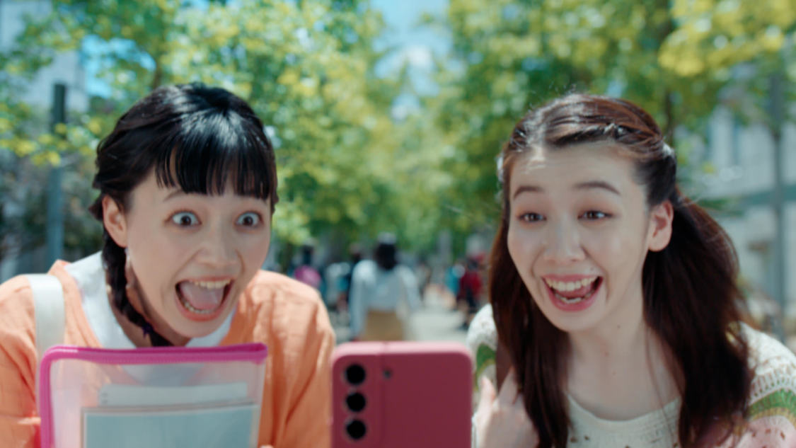 「ホットペッパービューティー学割　〜ぶっ飛びおトクな学割篇〜」場面写真