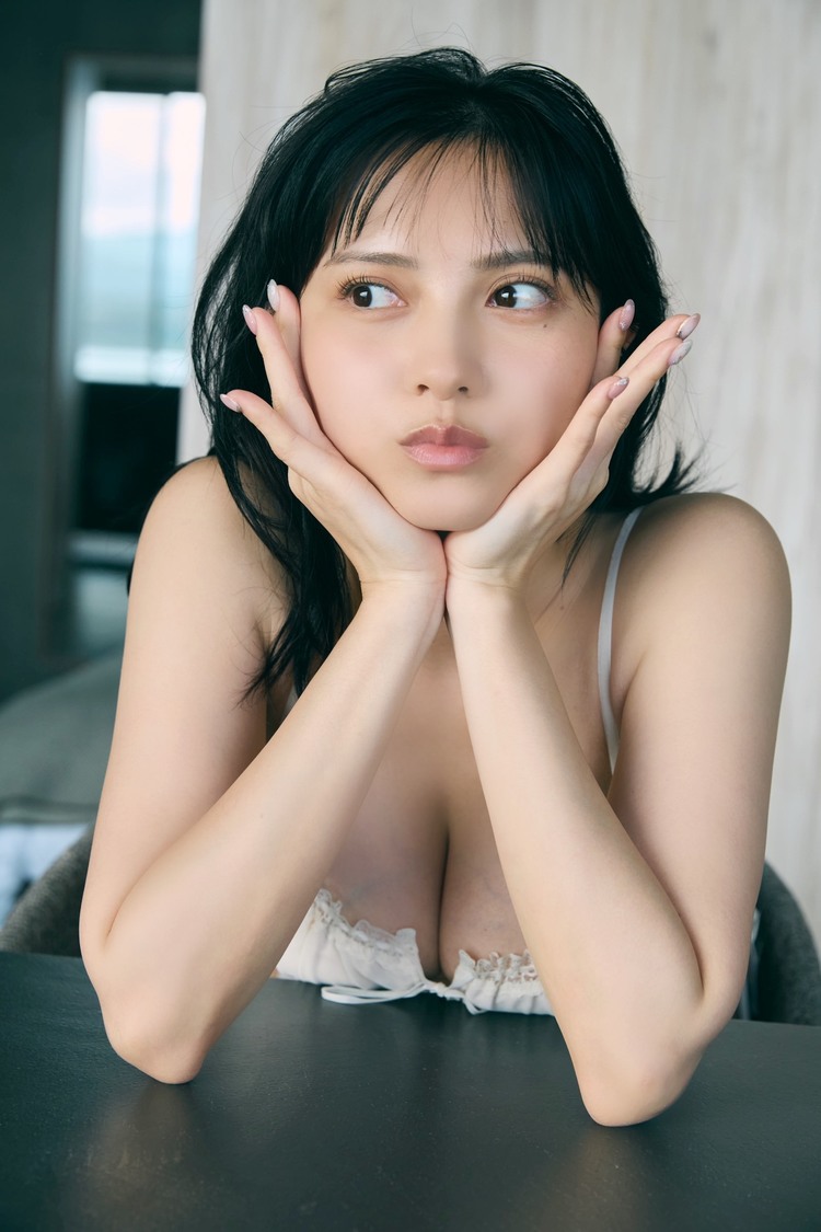 桃月なしこ『週刊プレイボーイ』アザーカット（(C)集英社／週刊プレイボーイ／三瓶康友）