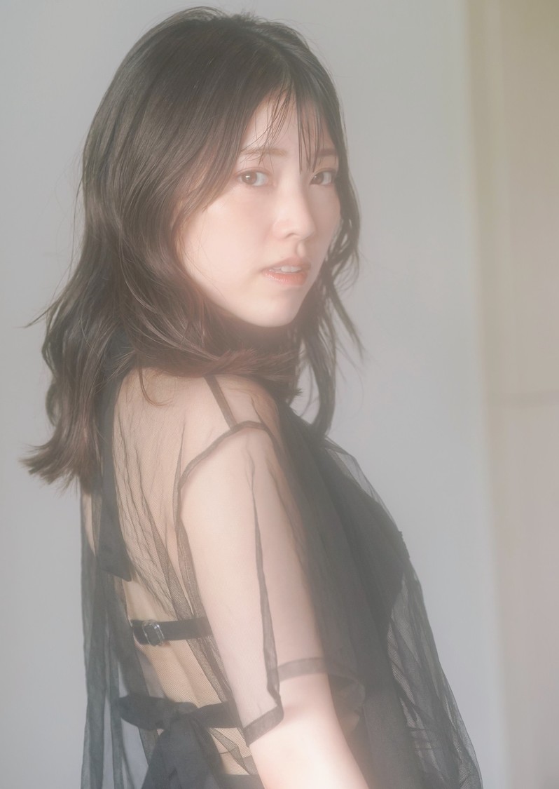 『初夏 UIKA 石原夏織 1st 写真集』追加解禁カット（撮影：木村智哉）