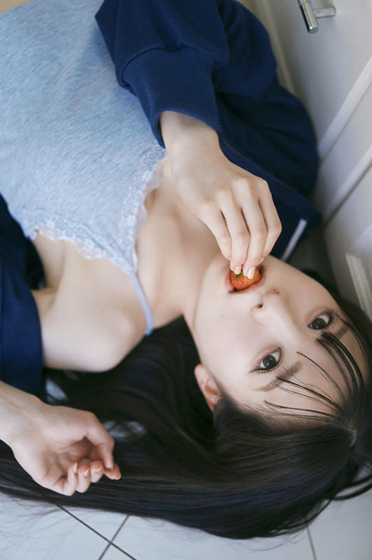 【電子版限定カバー】遠野ひかる1st写真集 ハツヨイ